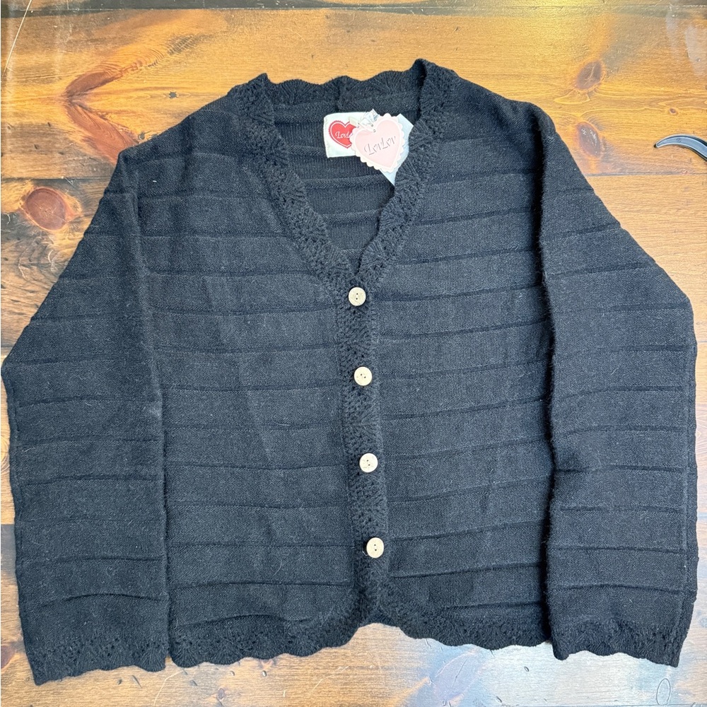 Chic Scalloped Black Cardigan